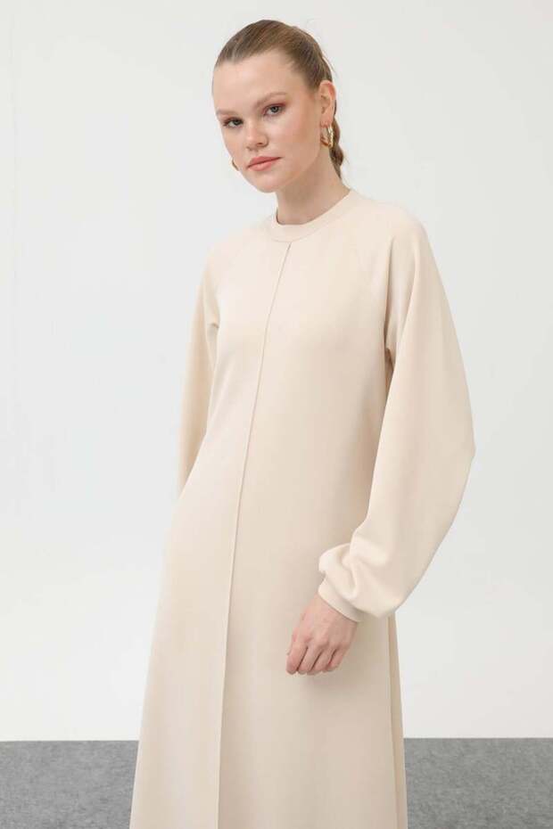 Rochie simplă bej cu mâneci 12557 - 2