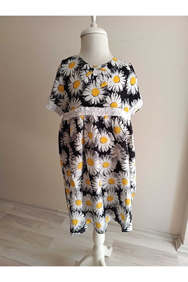 Summer dress-Black daisy patterned robadan ruffle short-sleeved zippered cotton comfortable fit model