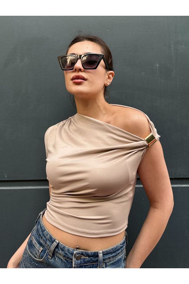 Kadın Tek Kol Oluz Degaje Yaka Broş Detay Bej Crop Bluz Büstiyer - 5