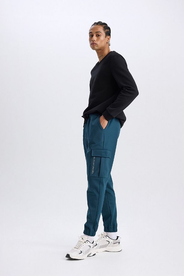 DeFactoFit Sporcu Jogger Eşofman Altı Standart Fit Üç Cepli Beli Bağcıklı Lastikli Paça D3741AX24WN - 3