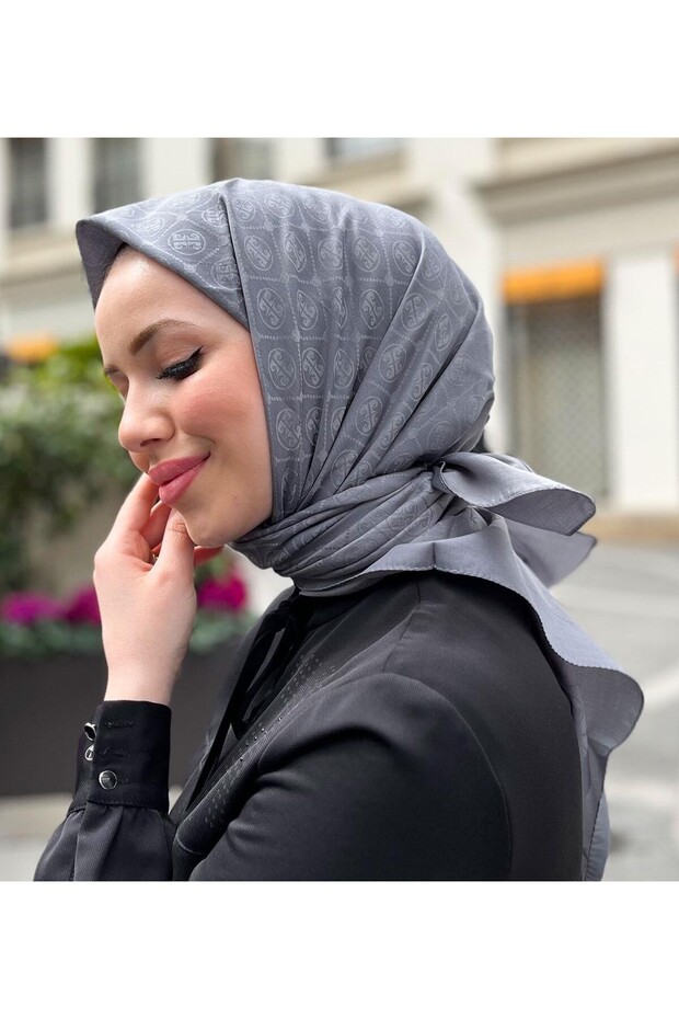 وشاح إليجانس مونوغرام - 1090750 -971 رمادي