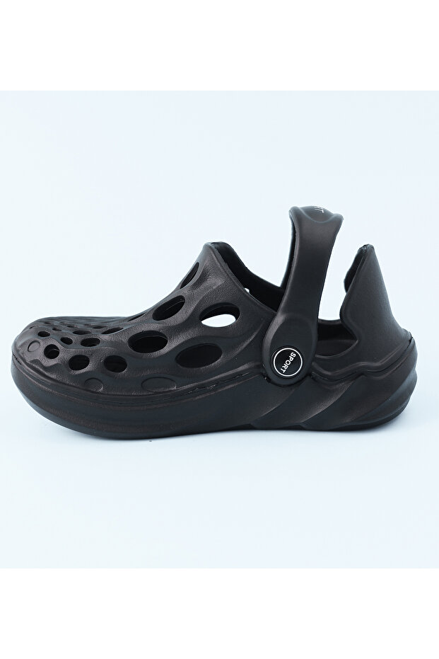 SAPS Solid Back Strap Closure Clogs - Black - 5