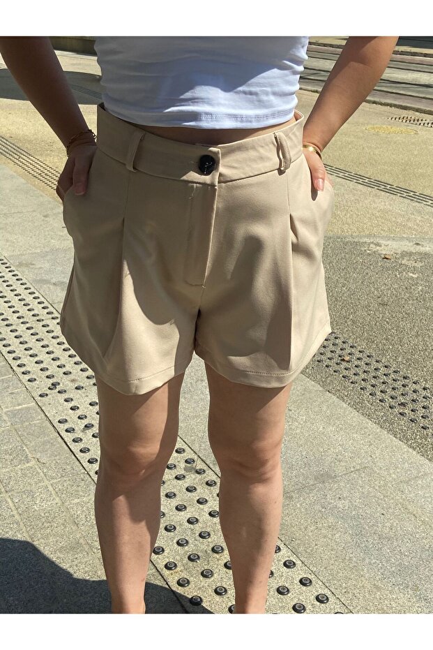 DÜĞME DETAYLI KREM ŞORT - 2