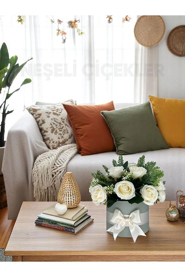 Yapay Çiçek Aranjmanı Silindir Kutuda Hediyelik Süs Çiçek Dekoratif Yapay Çiçek 30x30 cm - 3