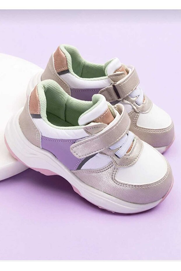 Unisex Daily Comfortable Sneaker Model