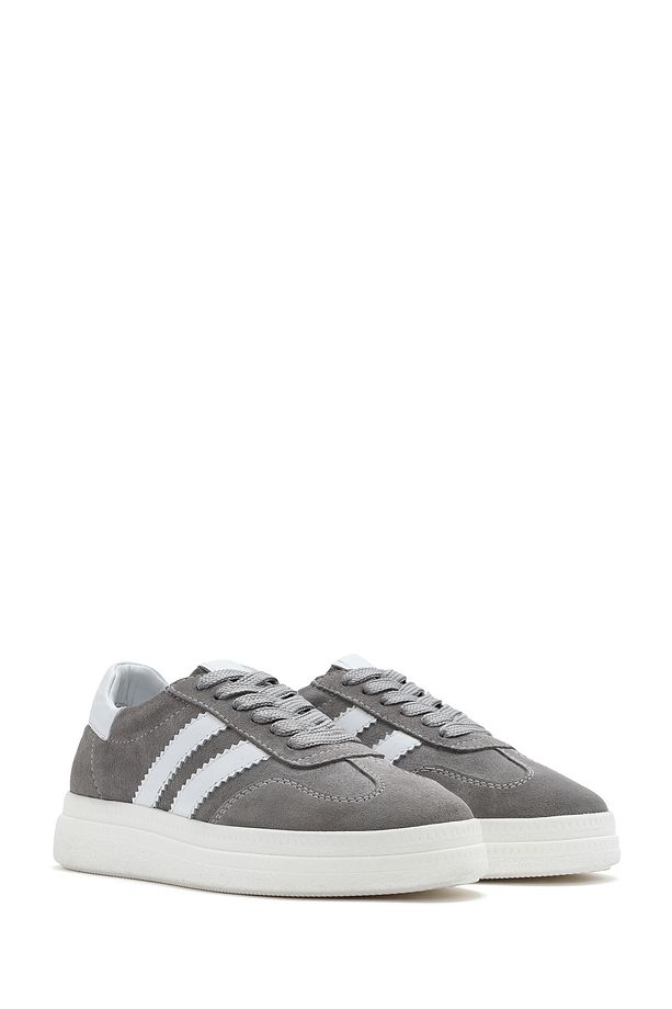 Kadın Gri Bağcıklı Kalın Tabanlı Süet Deri Sneaker 25SFD511010 - 3