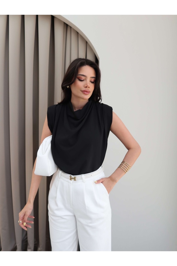 Siyah Vatkalı Bluz - 1
