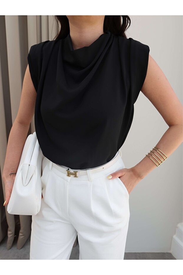 Siyah Vatkalı Bluz - 3