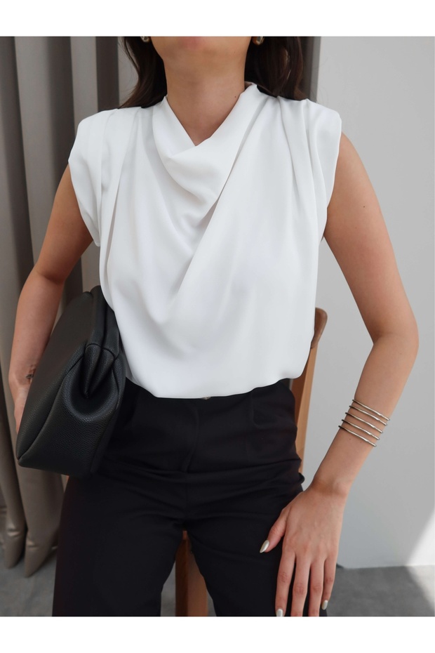 Beyaz Vatkalı Bluz - 3