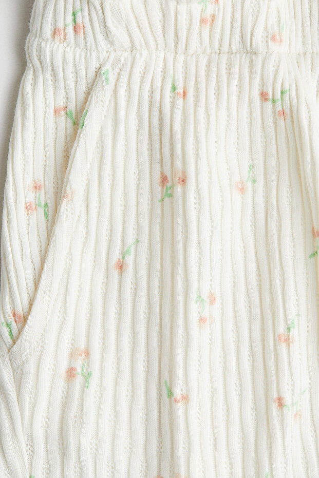 Delik Desenli Jarse Şort - 2