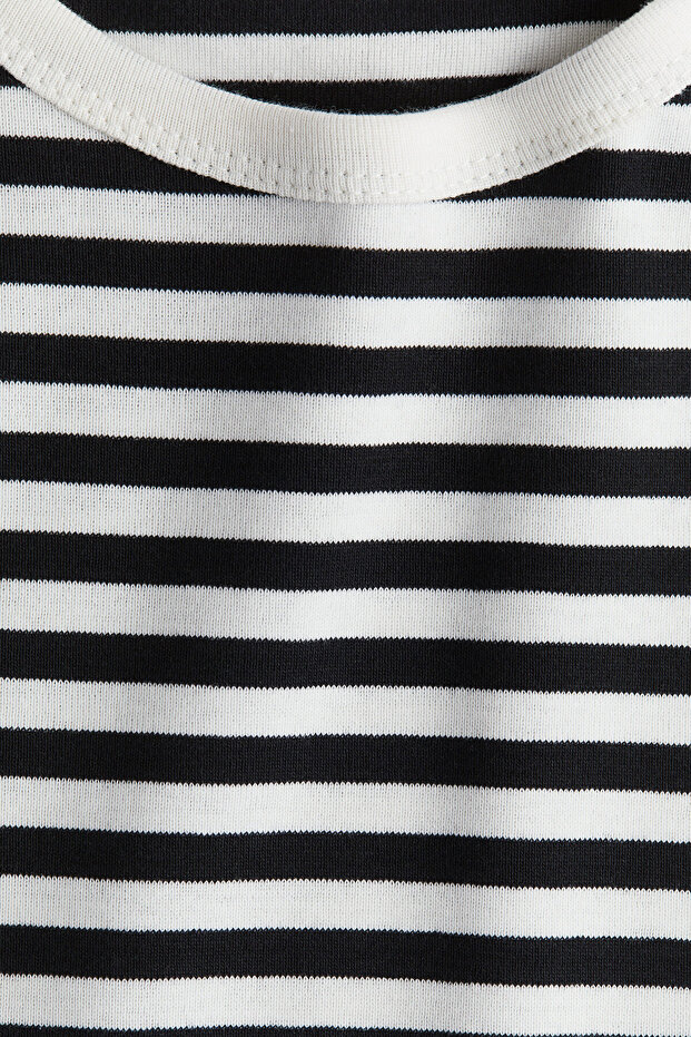 Bedene Oturan Tişört - 6