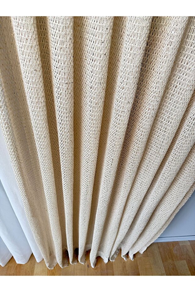 KREM PULLU ÖRME FİLE ŞEKLİNDE FON PERDE (1/3 SIK PİLE) - 1