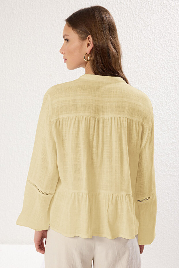 Sarı Pamuklu Dokulu Kolda Dantelli Oversize Boho Dokuma Gömlek TWOSS25GO00038 - 5