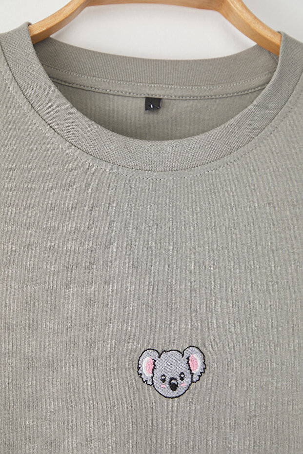 Gri Oversize/Geniş Kesim Koala Nakışlı %100 Pamuklu T-Shirt TMNSS23TS00243 - 4