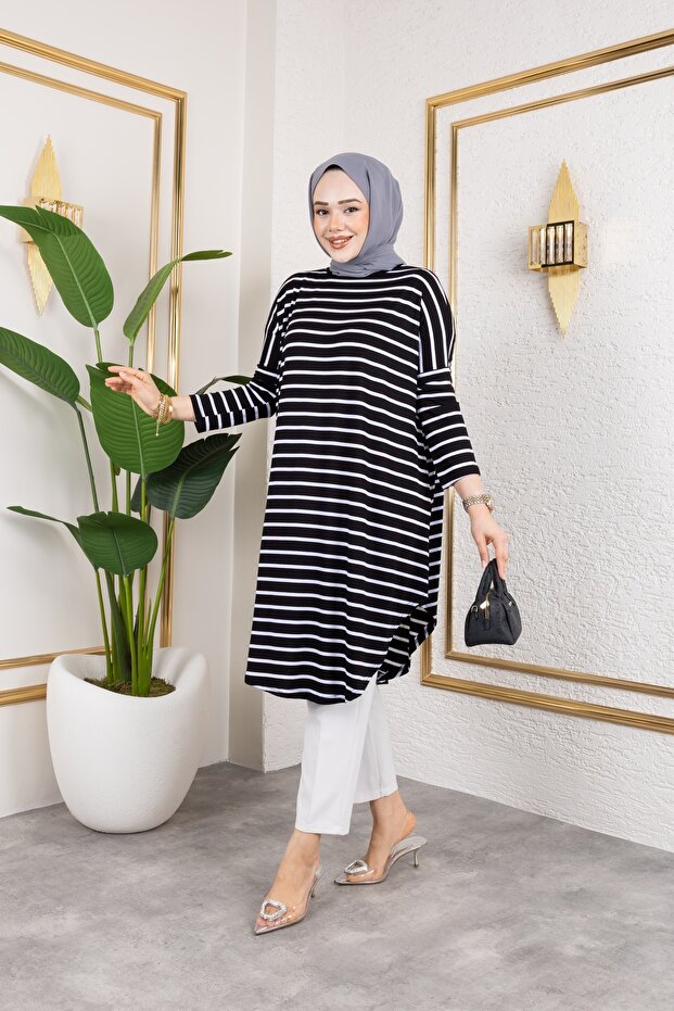 سترة مخططة كبيرة الحجم