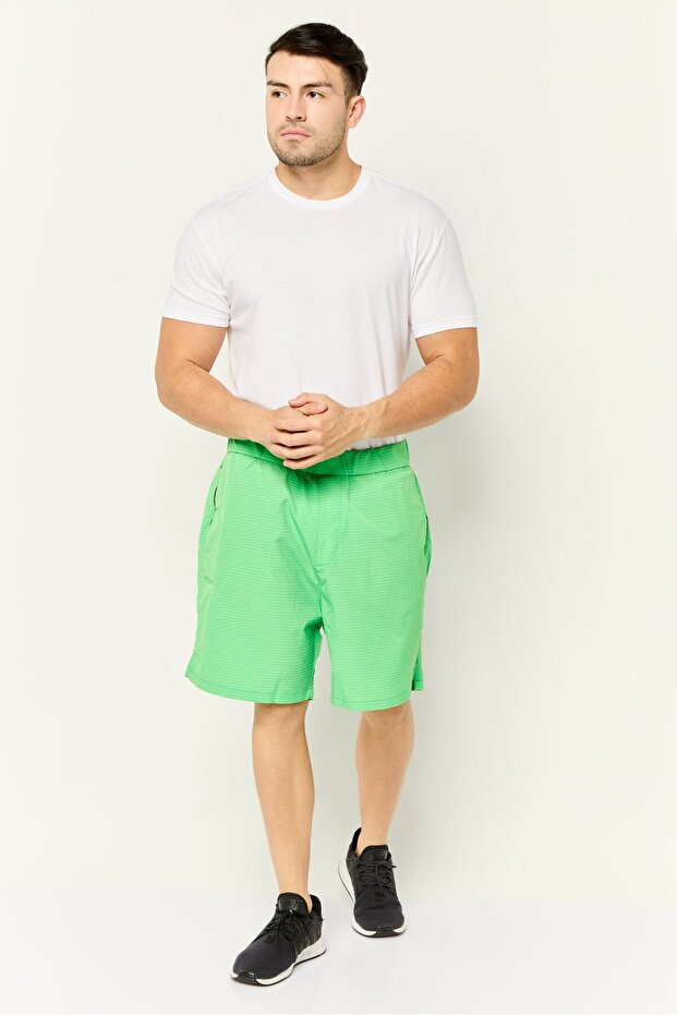 شورت رجالي أساسي منقوش، باللون الأخضر - 2