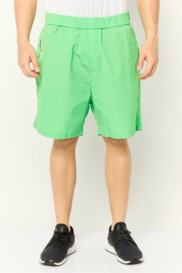 شورت رجالي أساسي منقوش، باللون الأخضر - 1