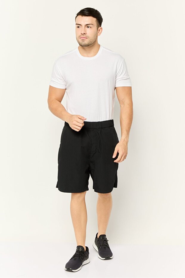 Men Textured Basic Shorts, Black - 2