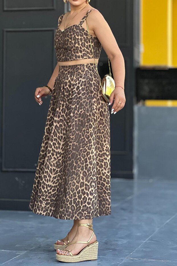 طقم قصير وطقم ملابس بنمط الفهد - 3