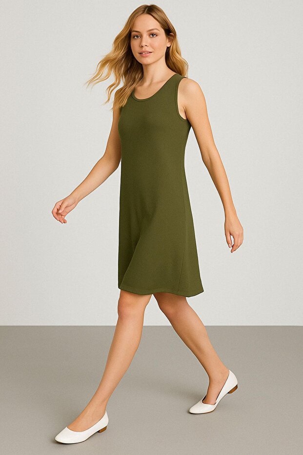 فستان يومي أساسي من القماش المشروط بقصة مريحة - 4