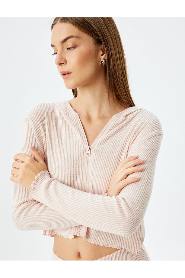 Yumuşak Dokulu Kapüşonlu Örme Crop Pijama Üstü - 1