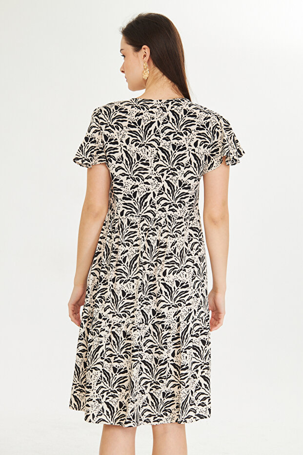 منقوشة الخامس الرقبة فستان قصير - 8