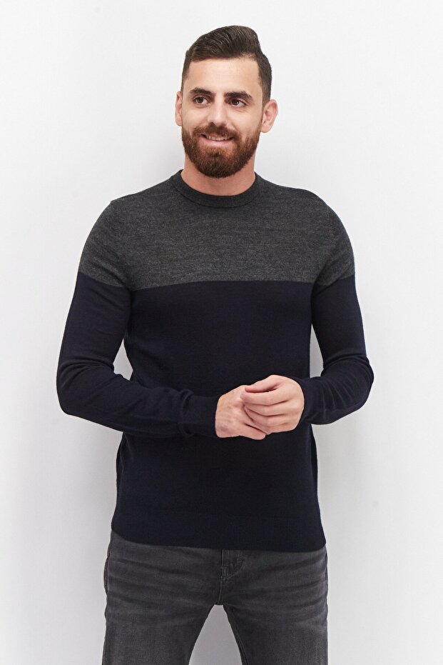 سترة رجالية سادة برقبة دائرية، رمادي فاتح - 1