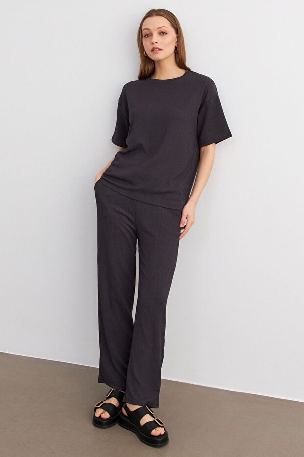 Women's Anthracite Crew Neck Short Sleeve T-Shirt Pants Crinkle Set