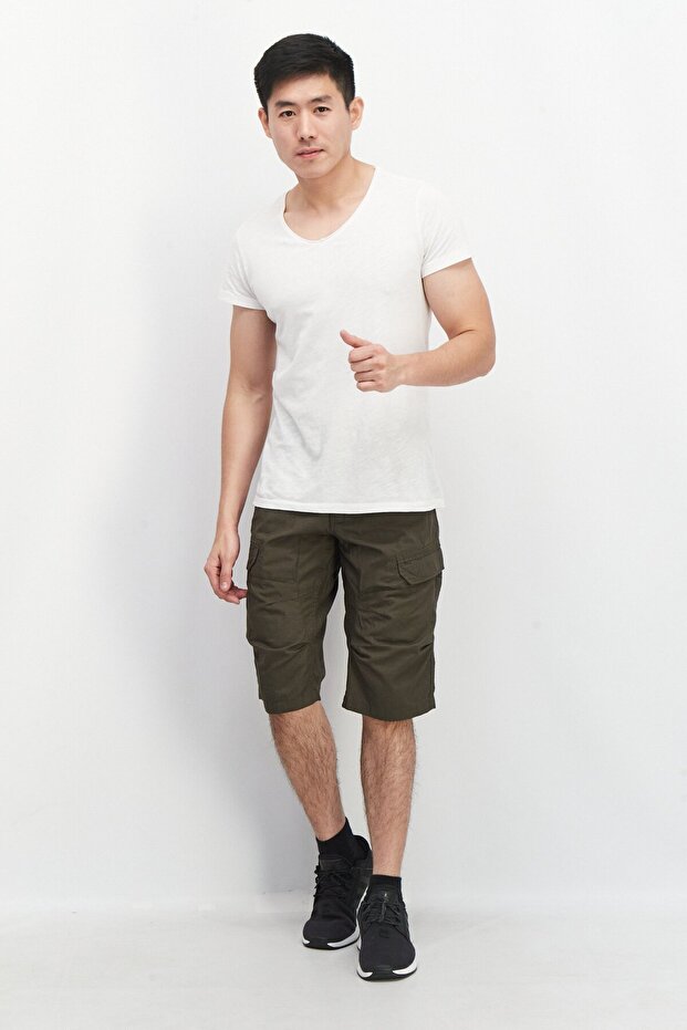 شورت رجالي أساسي بجيوب شحن، بقصّة عادية، لون كاكي - 3