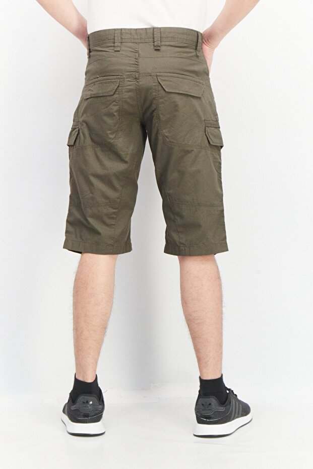 شورت رجالي أساسي بجيوب شحن، بقصّة عادية، لون كاكي - 2