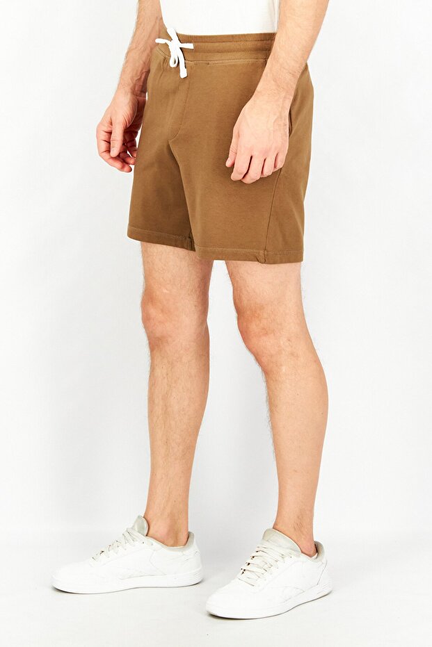 شورت رجالي سادة بقصّة عادية، لون كاكي - 2