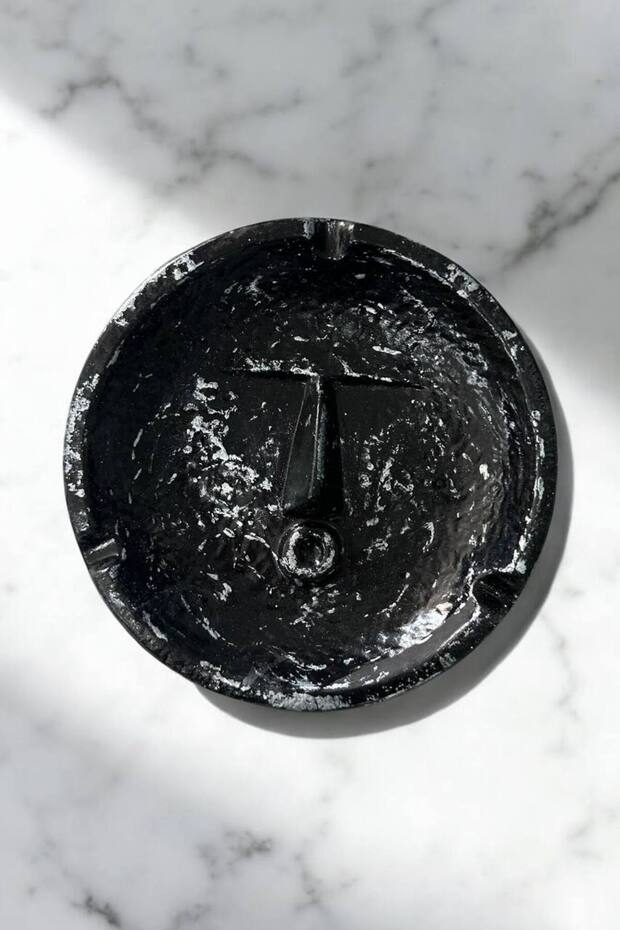 Decorative Face Ashtray - 2