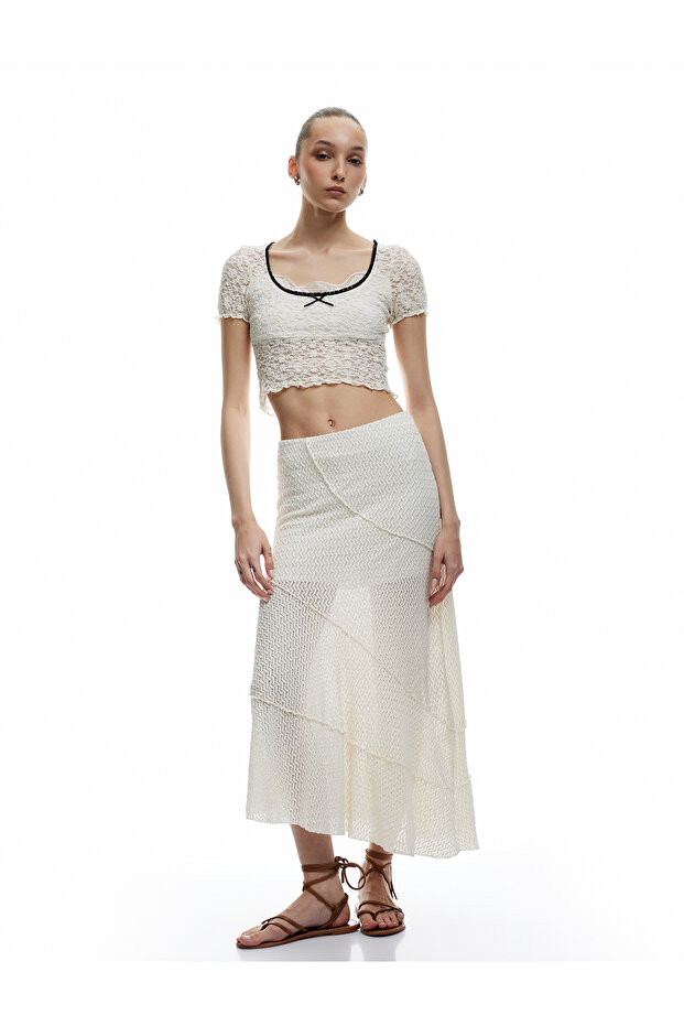 Transparent Bow Detailed Short Sleeve U-Neck Lace T-Shirt