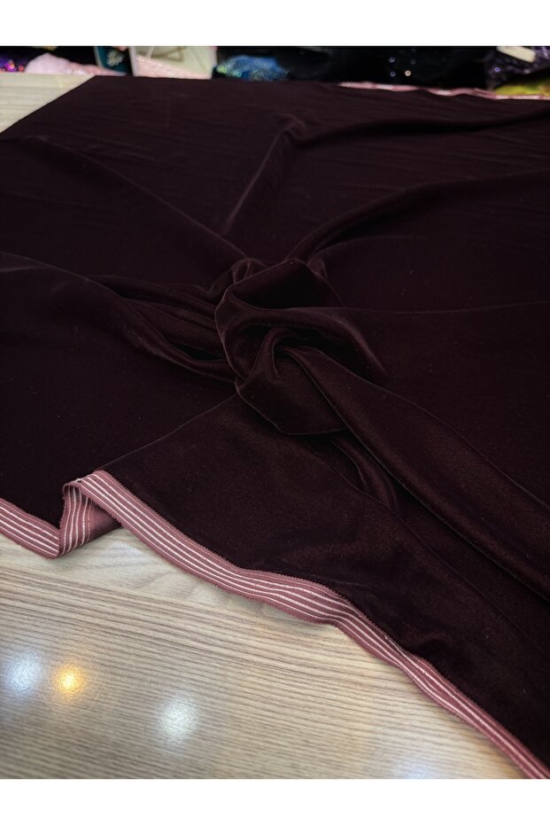 Silky Velvet (100cm X 110cm)