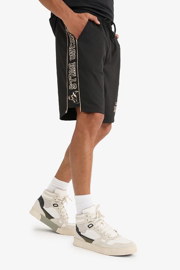 DeFactoFit NBA Chicago Bulls Standart Fit Kısa Paça Şort E0365AX25SP - 1