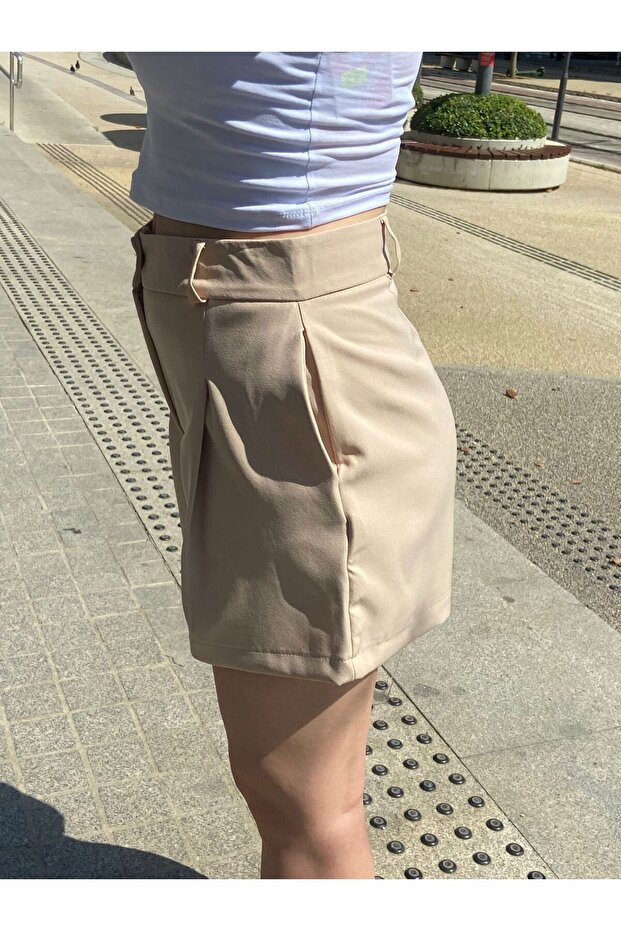 DÜĞME DETAYLI KREM ŞORT - 3
