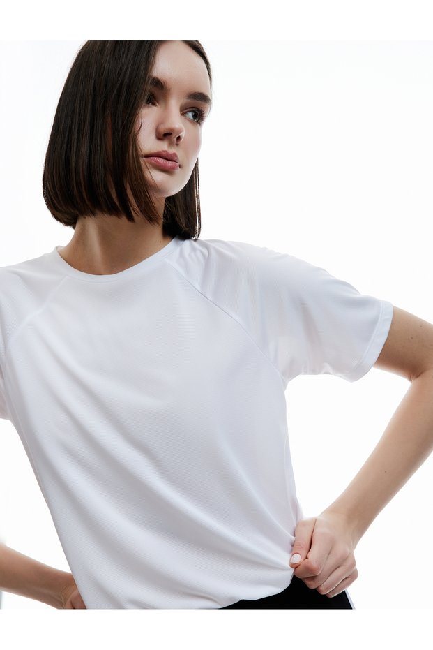 Short Sleeve Crew Neck Relaxed Cut Basic Sports T-Shirt