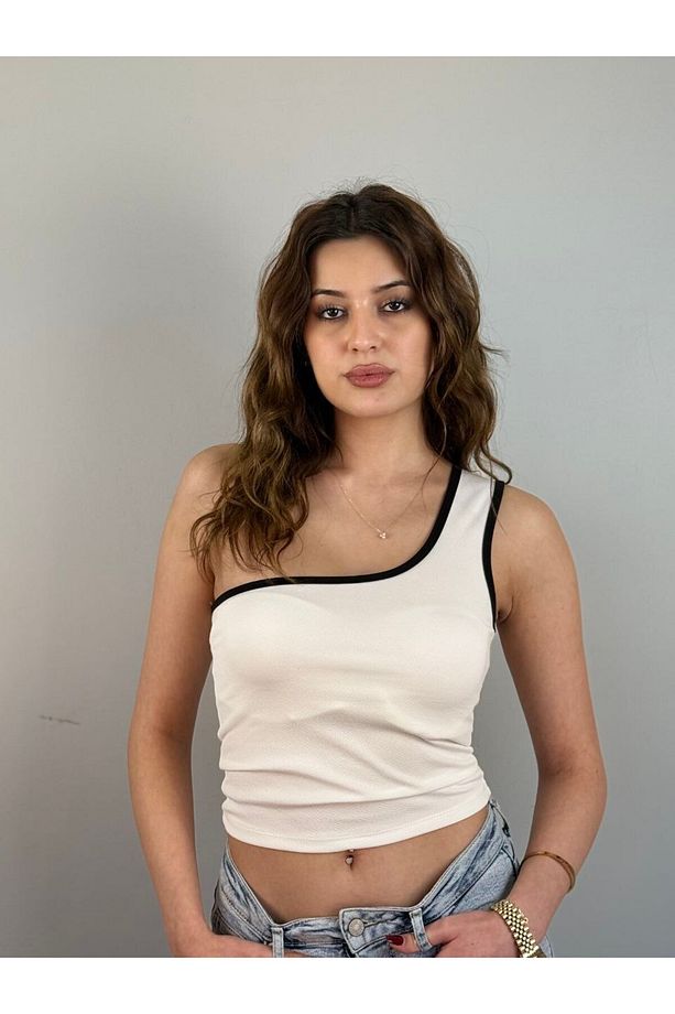 Kadın Tek Omuz Askılı Siyah Şerit Detaylı Crop Bluz - 1