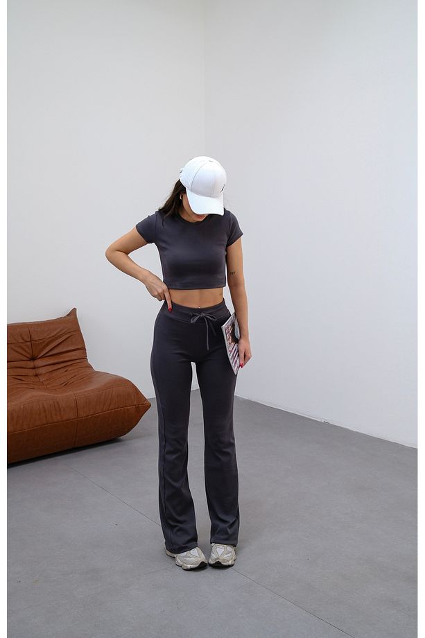 Kadın Antrasit Vücuda Oturan Esnek Örme Crop Tshirt ve İspanyol Paça Tayt Y2K Alt-Üst Takım - 6