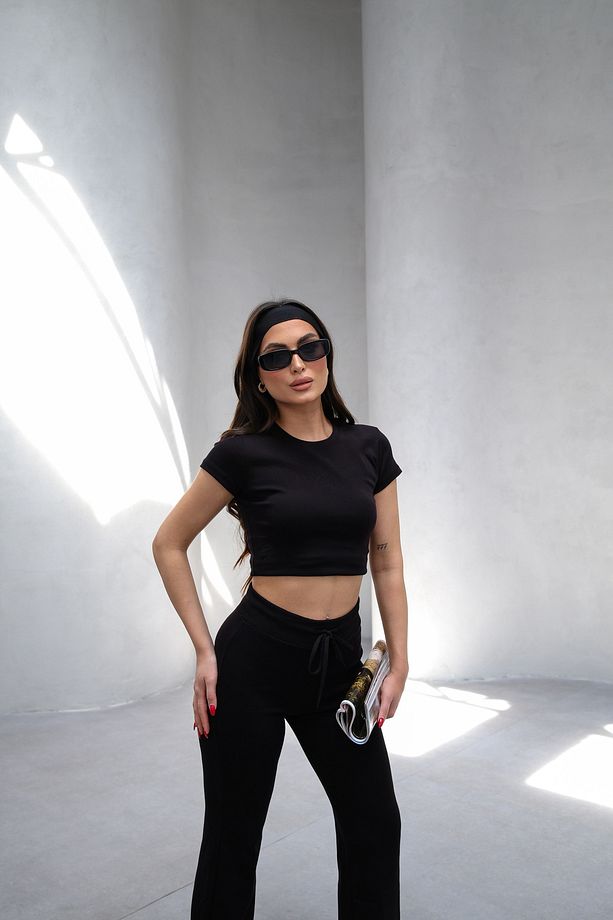 Kadın Siyah Vücuda Oturan Esnek Örme Crop Tshirt ve İspanyol Paça Tayt Y2K Alt-Üst Takım - 3