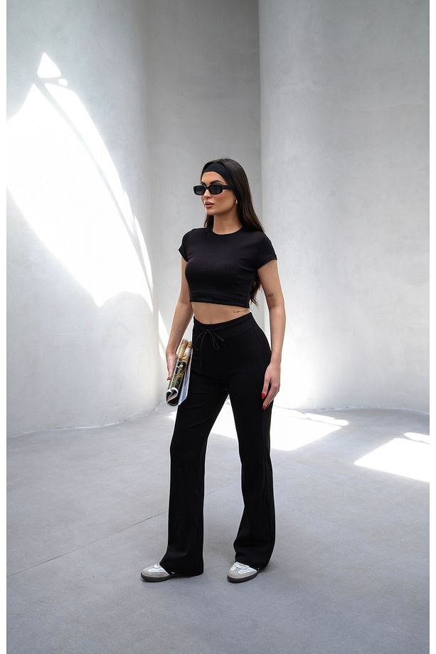 Kadın Siyah Vücuda Oturan Esnek Örme Crop Tshirt ve İspanyol Paça Tayt Y2K Alt-Üst Takım - 4