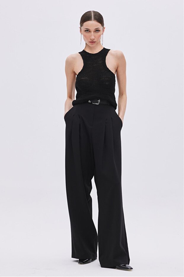 Black Halter Sleeve Tank Top