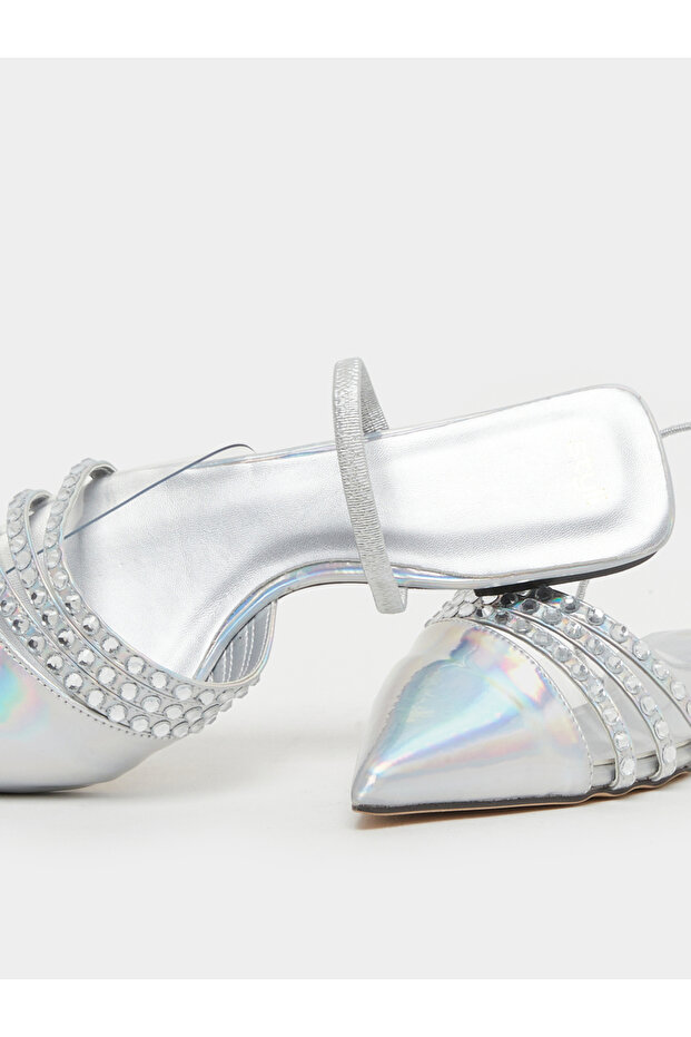 حذاء مسطح مزين بمقدمة مدببة - 3