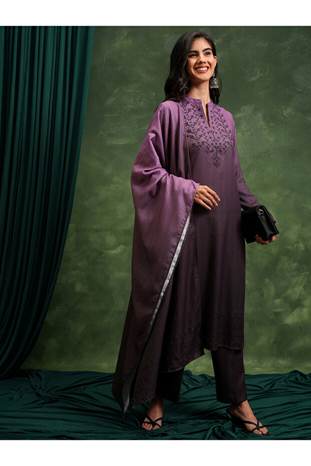 Women Pink Printed Kurta Set with Dupatta