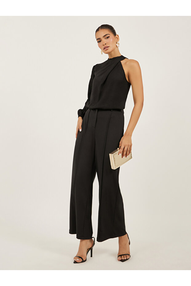 بلوزة سادة بياقة عالية وأكمام منفوخة - 2