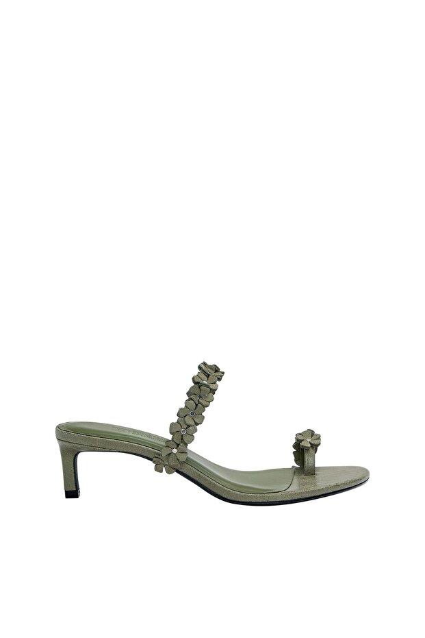 Çiçekli ve topuklu terlik - 2