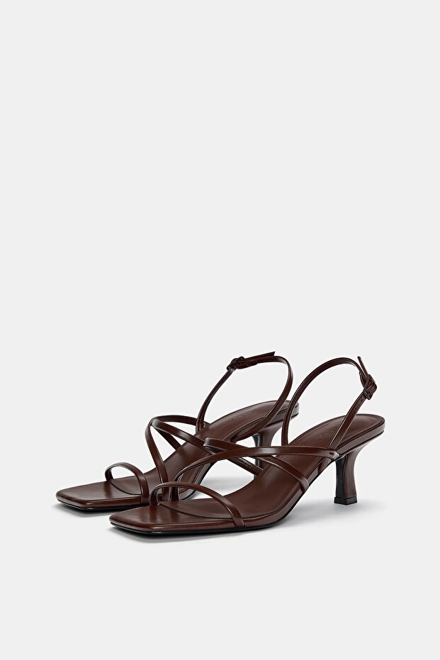 Çapraz bantlı yüksek topuklu sandalet - 4