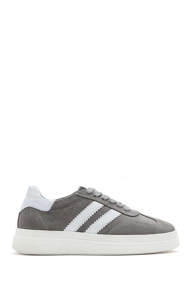 Kadın Gri Bağcıklı Kalın Tabanlı Süet Deri Sneaker 25SFD511010 - 1