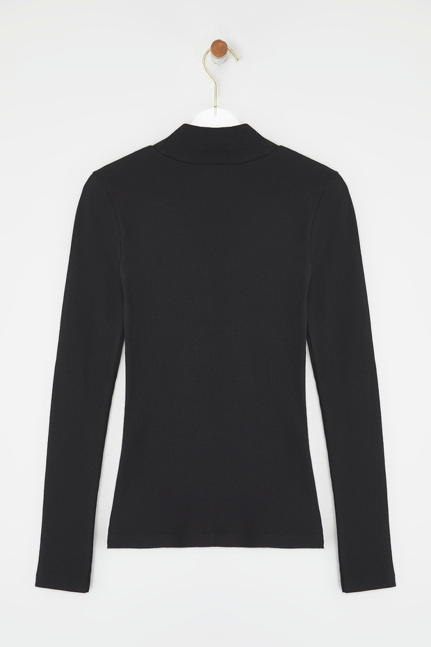 بلوزة سوداء محبوكة بياقة عالية وأكمام طويلة ومضلعة وقابلة للتمدد TWOAW21BZ0423 - 16