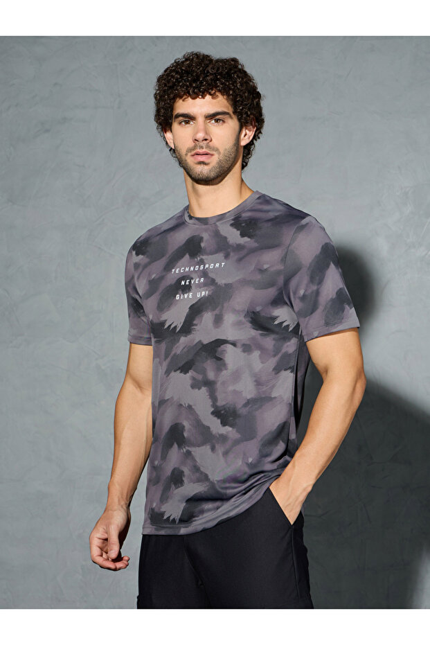 Men Camouflage Printed Round Neck Regular Fit T-Shirt